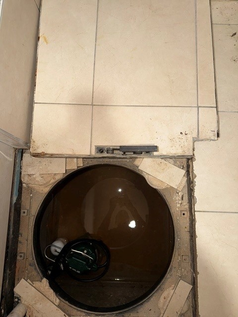 Pump station access cover at Kenilworth before the improvement